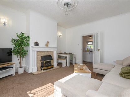 2 Bed Terraced House, Mirfield, WF14