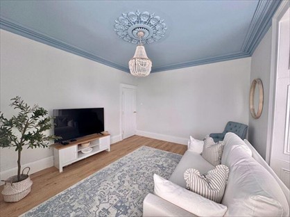 3 Bed Flat, Templehill, KA10