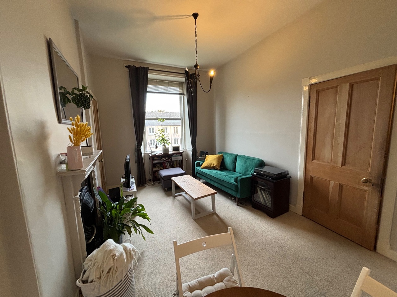2 Bed Flat, Dean Park Street, EH4