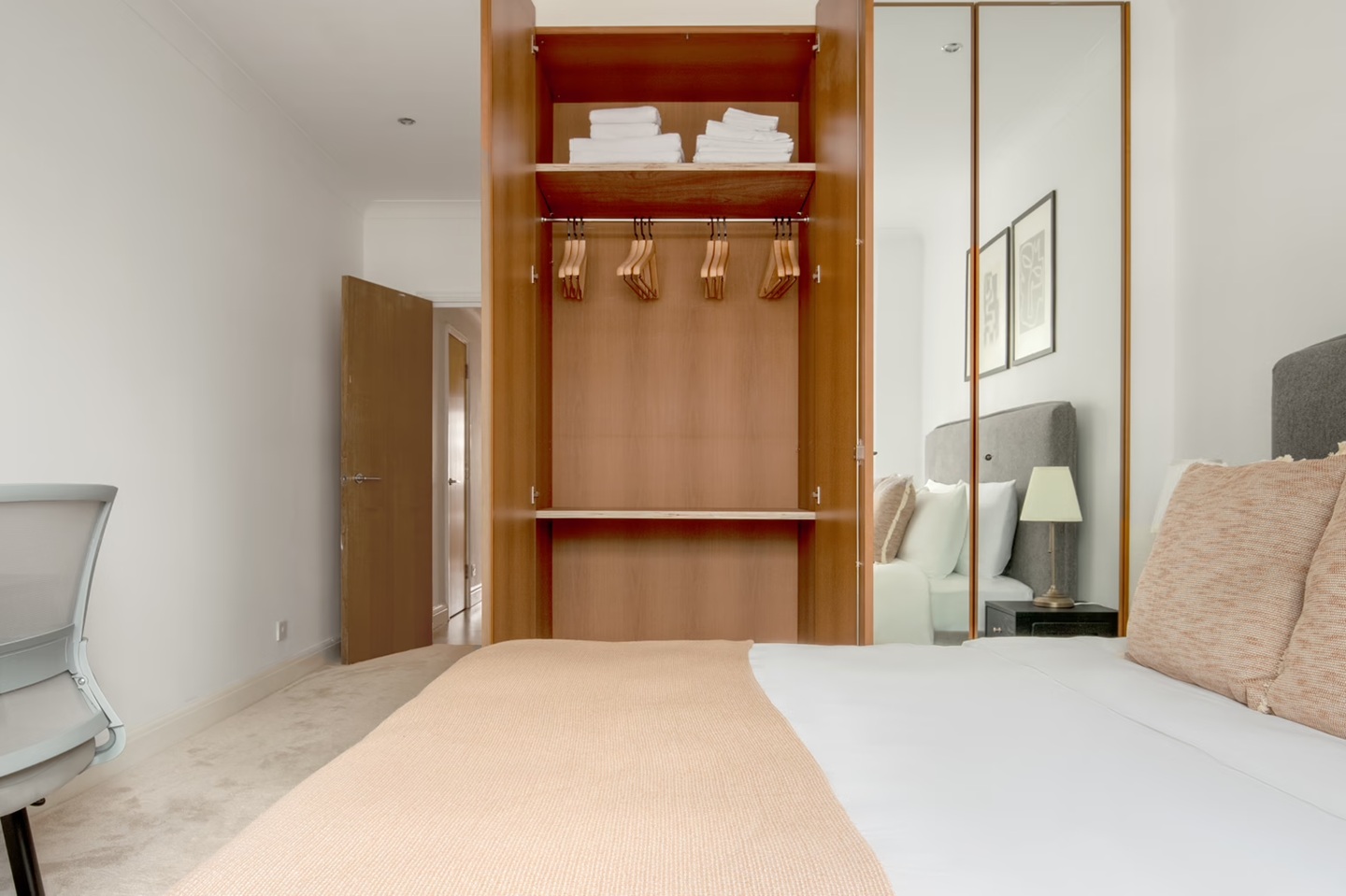 Additional image 10 of 2 Bed Flat, North Block, SE1, N1 7GU
