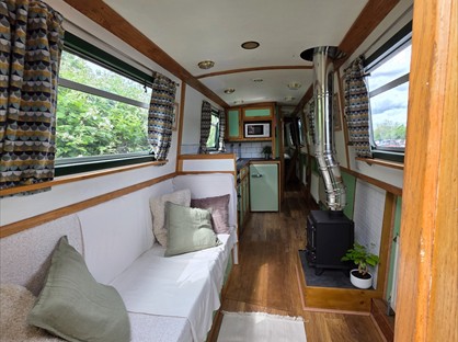 1 Bed House Boat, Station Road, EN10