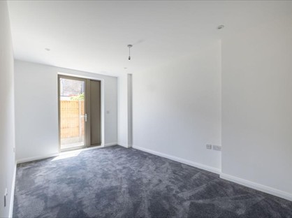 2 Bed Flat, Doyle Road, SE25