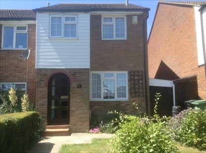3 Bed Semi-Detached House, Swynford Drive, TN38