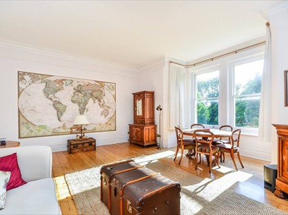 2 Bed Flat, Lauriston Road, SW19