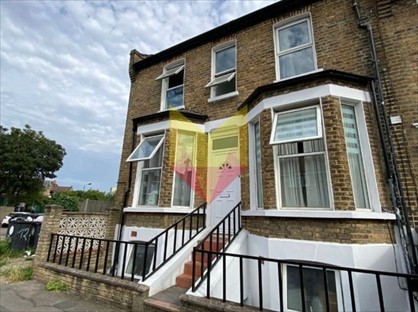 Room in a Shared House, Park Grove Road, E11