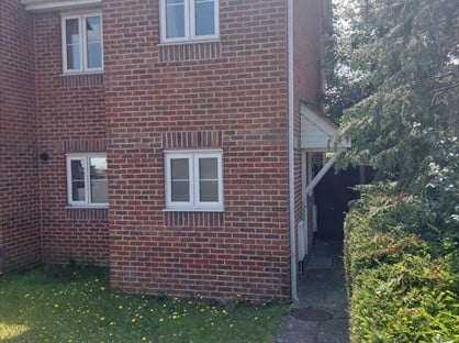 3 Bed Semi-Detached House, Winston Drive, KT11