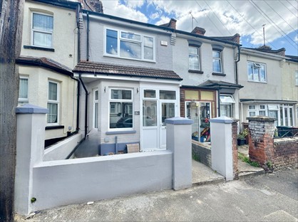 3 Bed Terraced House, Gordon Road, ME2
