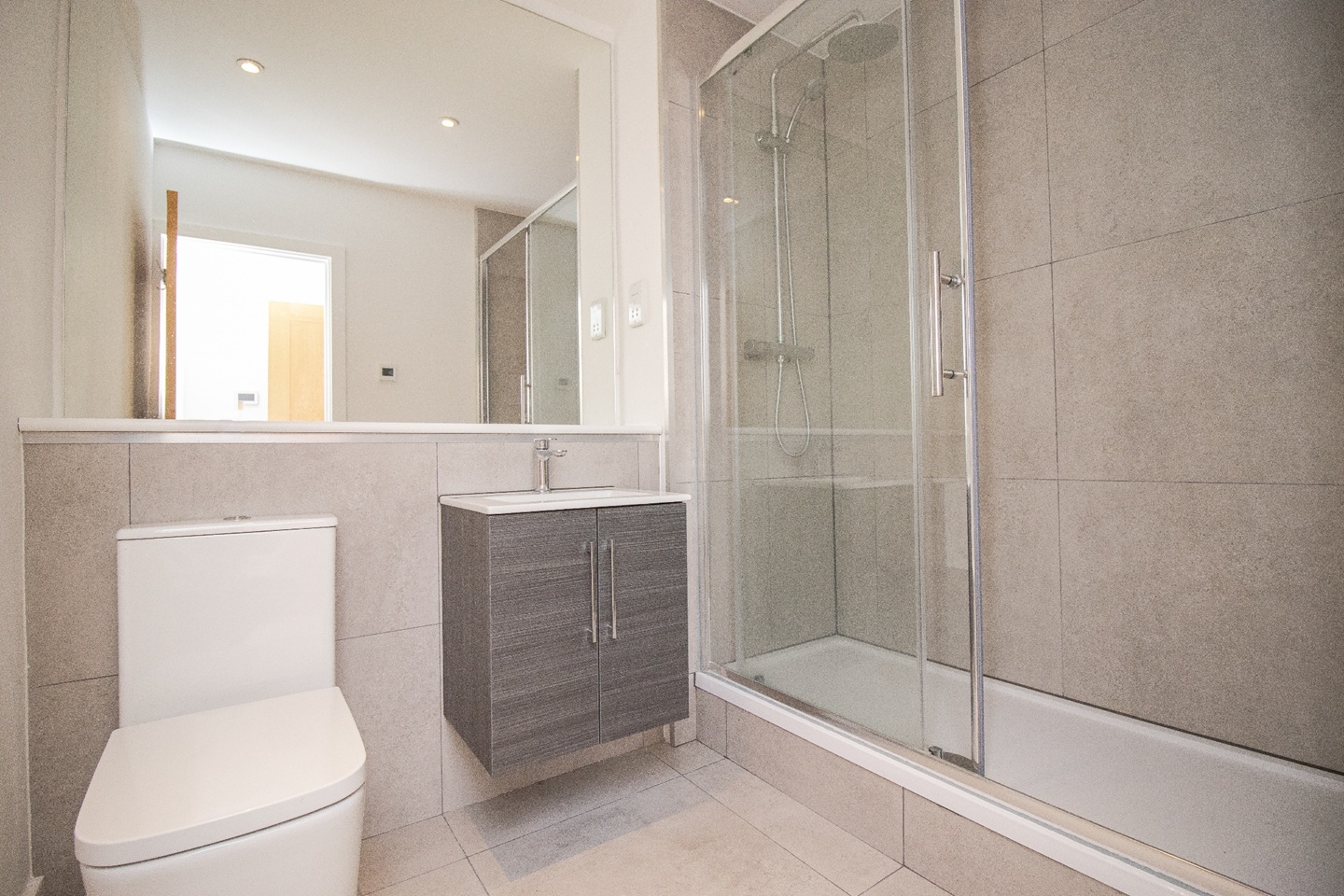 London - 2 Bed Flat, Northpoint Square, NW1 - To Rent Now for £2,700.00 p/m