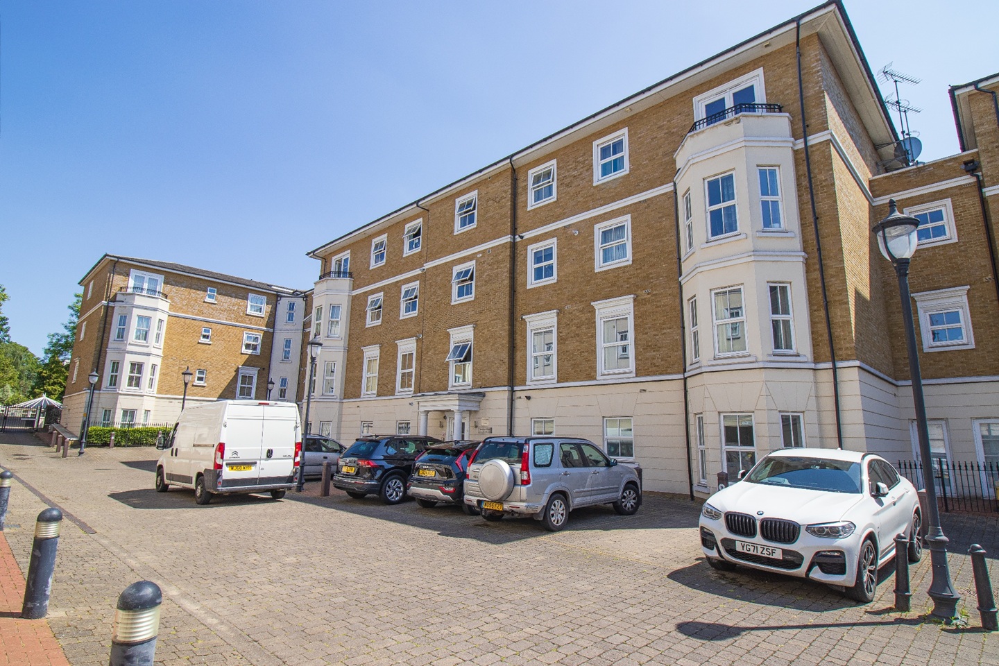 London - 2 Bed Flat, Northpoint Square, NW1 - To Rent Now for £2,700.00 p/m