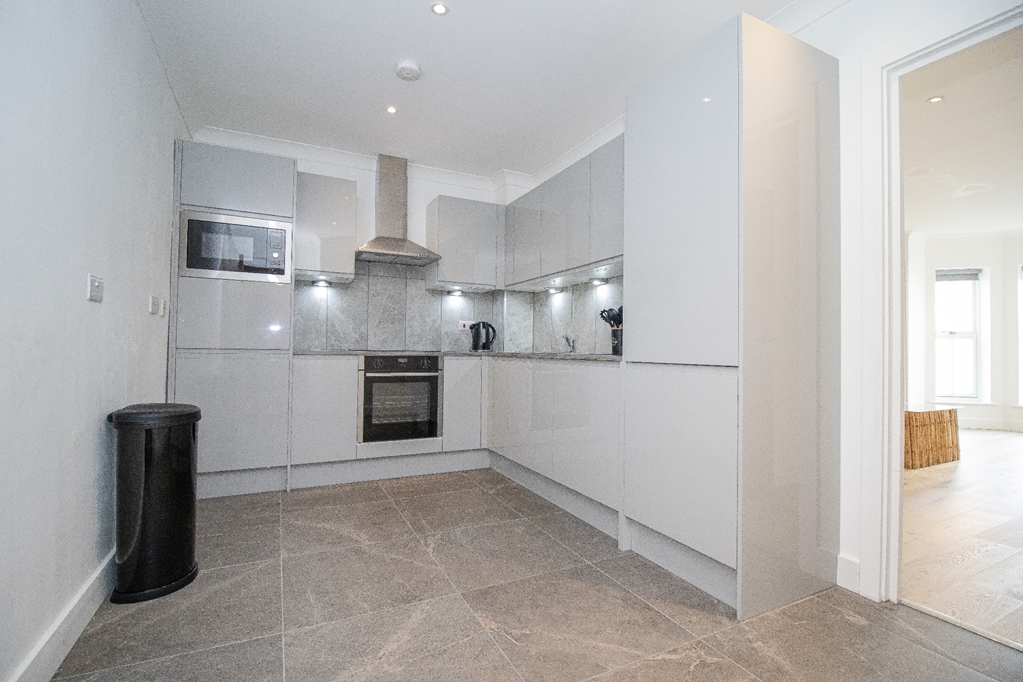 London - 2 Bed Flat, Northpoint Square, NW1 - To Rent Now for £2,700.00 p/m