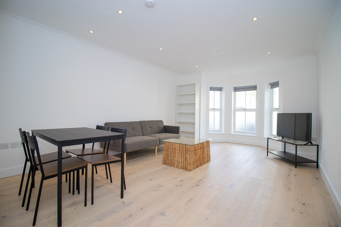 London - 2 Bed Flat, Northpoint Square, NW1 - To Rent Now for £2,700.00 p/m
