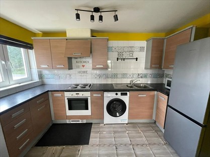 2 Bed Flat, Blackburn Way, TW4