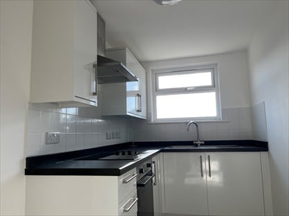 2 Bed Flat, Regent Street, PO37