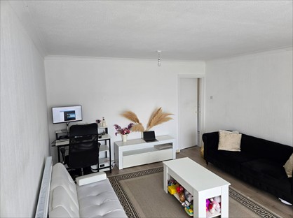 2 Bed Flat, Wisley Court, CR2