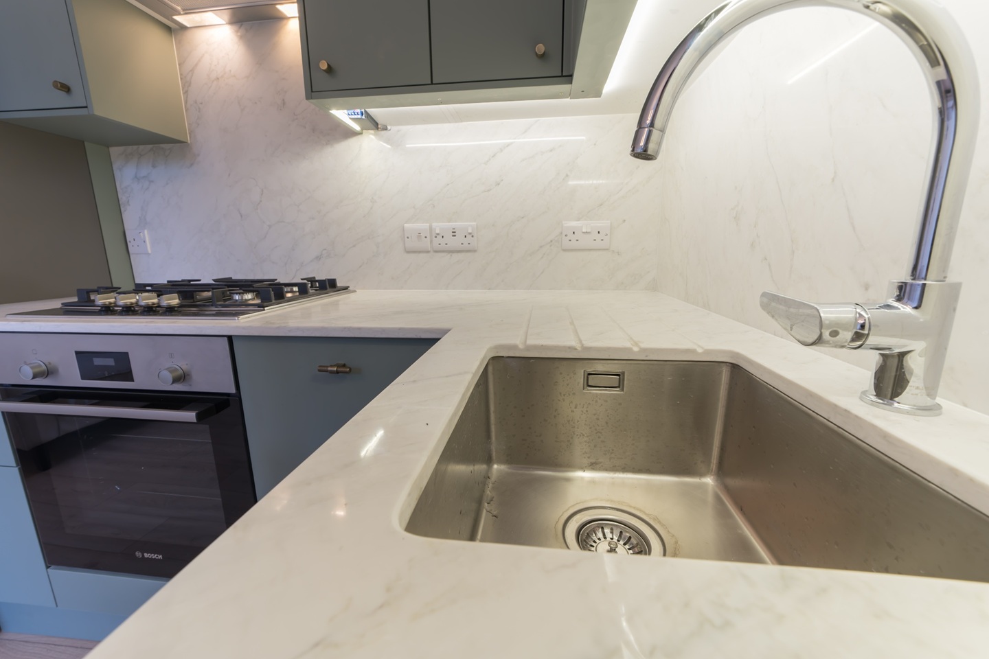 2 Bed Flat, Victoria Park Road, E9 photo 5