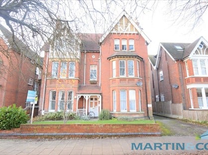 1 Bed Flat, De Parys Avenue, MK40
