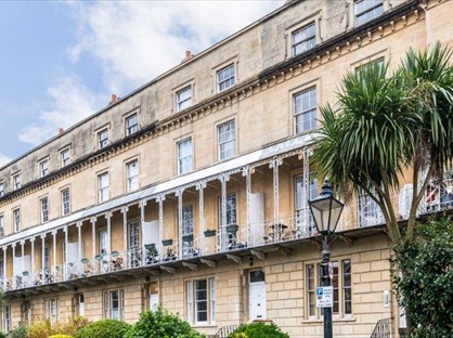 2 Bed Flat, Oakfield Road, BS8