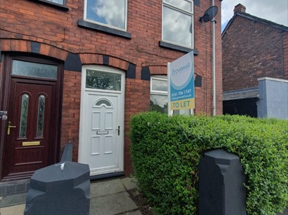 3 Bed Semi-Detached House, Hollin Lane, M24