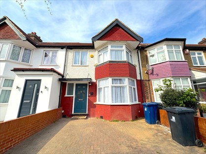 3 Bed Terraced House, Court Way, W3