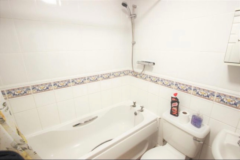 2 Bed Flat, Awgar Stone Road, OX3 photo 3