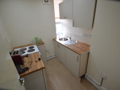 Studio Flat, Macklin Street, DE1