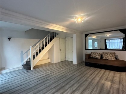 5 Bed End Terrace, Gaylor Road, RM18