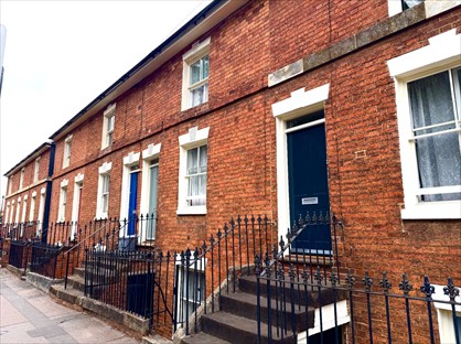 3 Bed Semi-Detached House, Castle Street, OX16