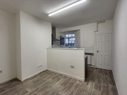 2 Bed Terraced House, Blackpool Street, M11