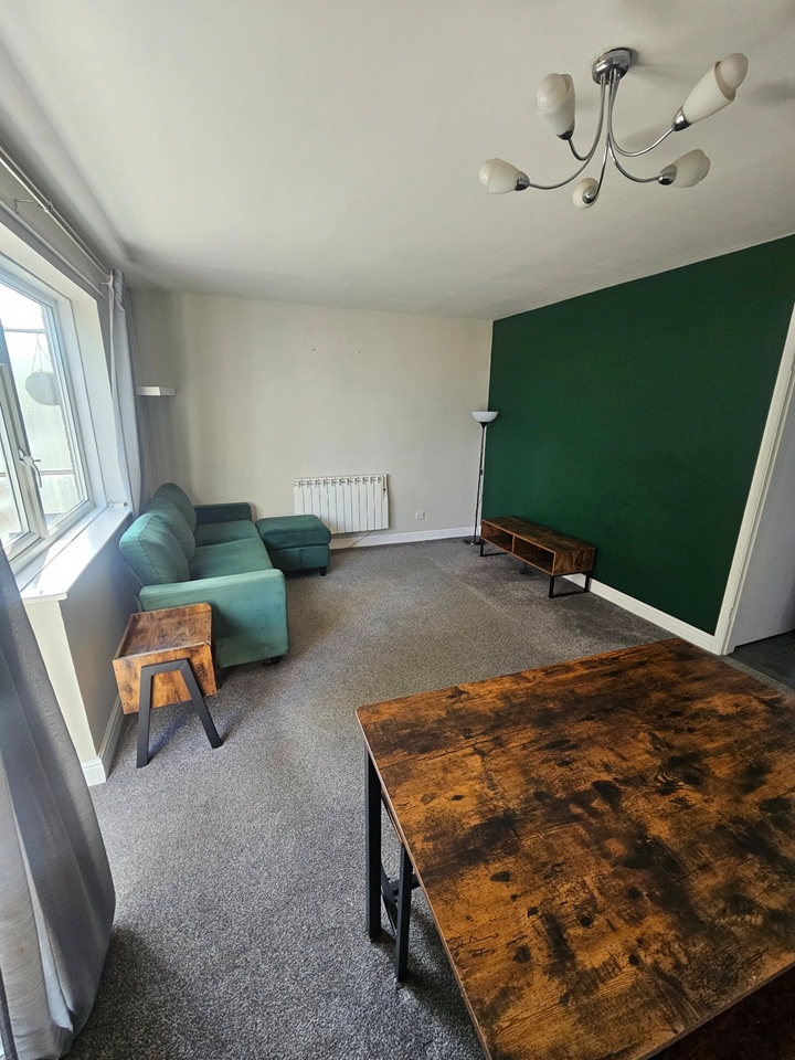 2 Bed Maisonette, Broad Lane, CV5