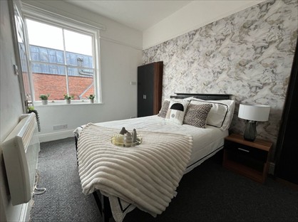 Room in a Shared House, Front Street, YO24