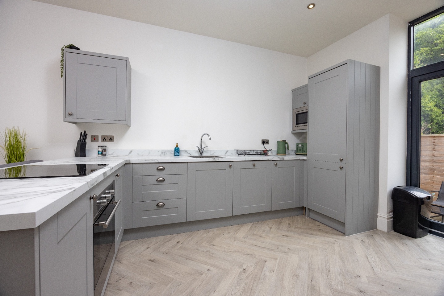 2 Bed Flat, Cliff House, LS12 photo 5