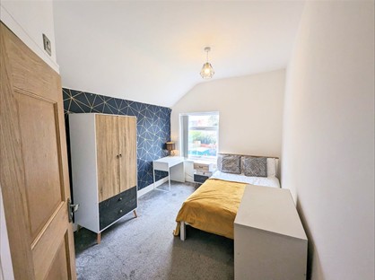 Room in a Shared House, Dean Road, B23