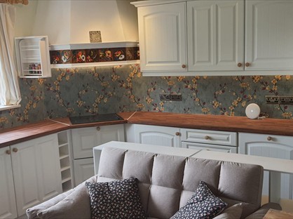 Studio Flat, Crescent Road, CR3