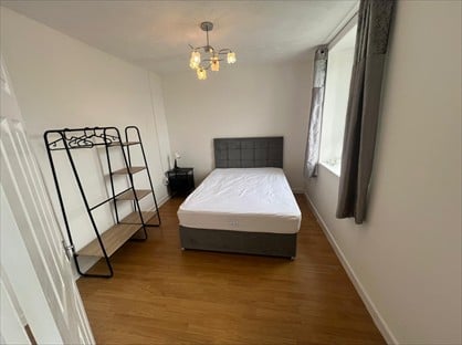 Room in a Shared House, Pond Place, CF44