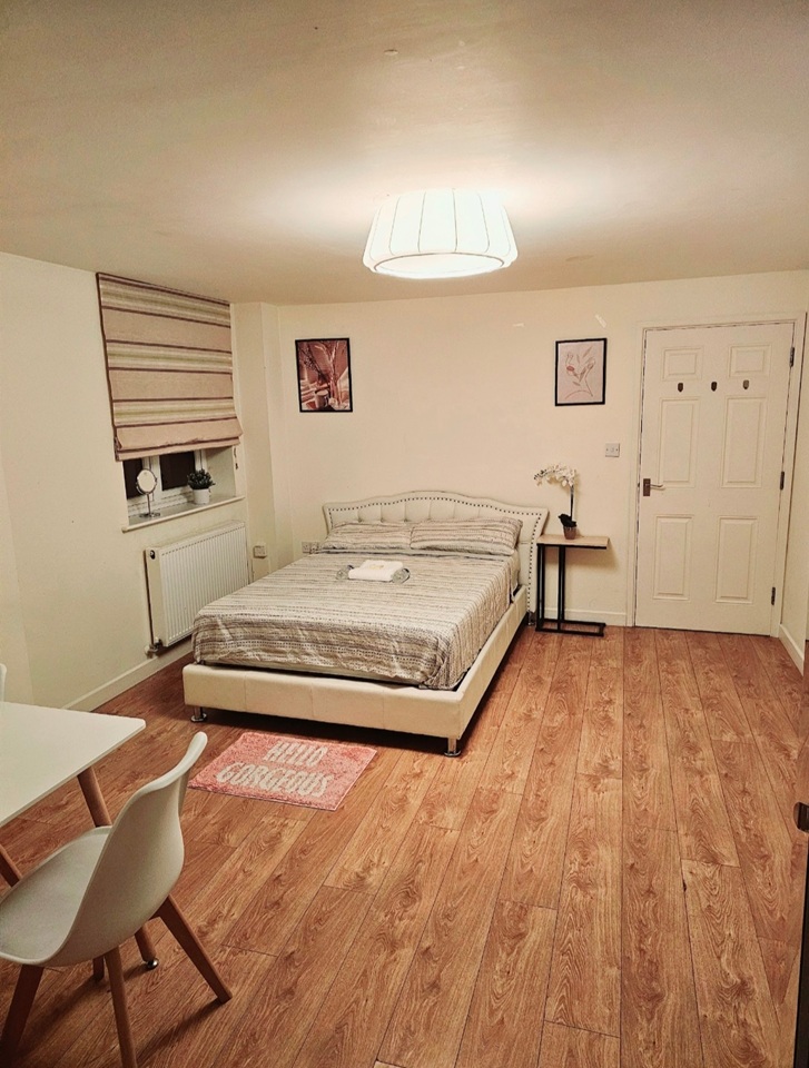 Dartford - Room in a Shared House, Temple Hill, DA1 - To Rent Now for £ ...