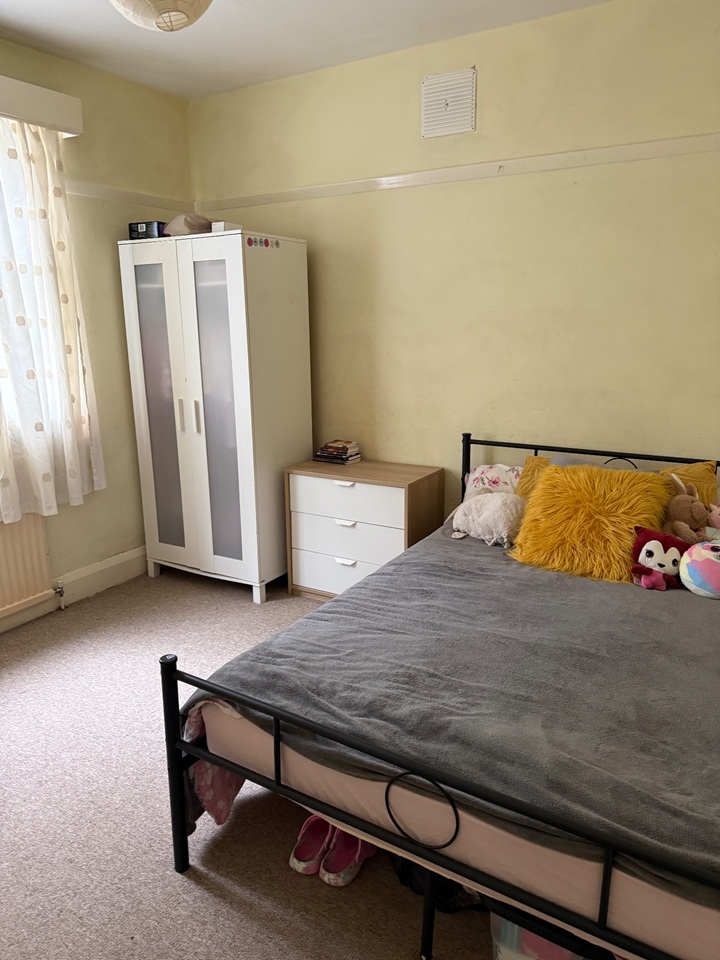 2 Bed Flat, Nethergreen Road, S11 photo 3