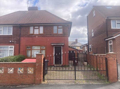 3 Bed Semi-Detached House, St. Wilfrids Drive, LS8