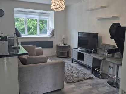 1 Bed Flat, Stirling Close, RM13