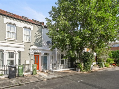 2 Bed Flat, Crimsworth Road, SW8