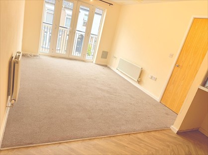2 Bed Flat, Charles Warren Close, CV21