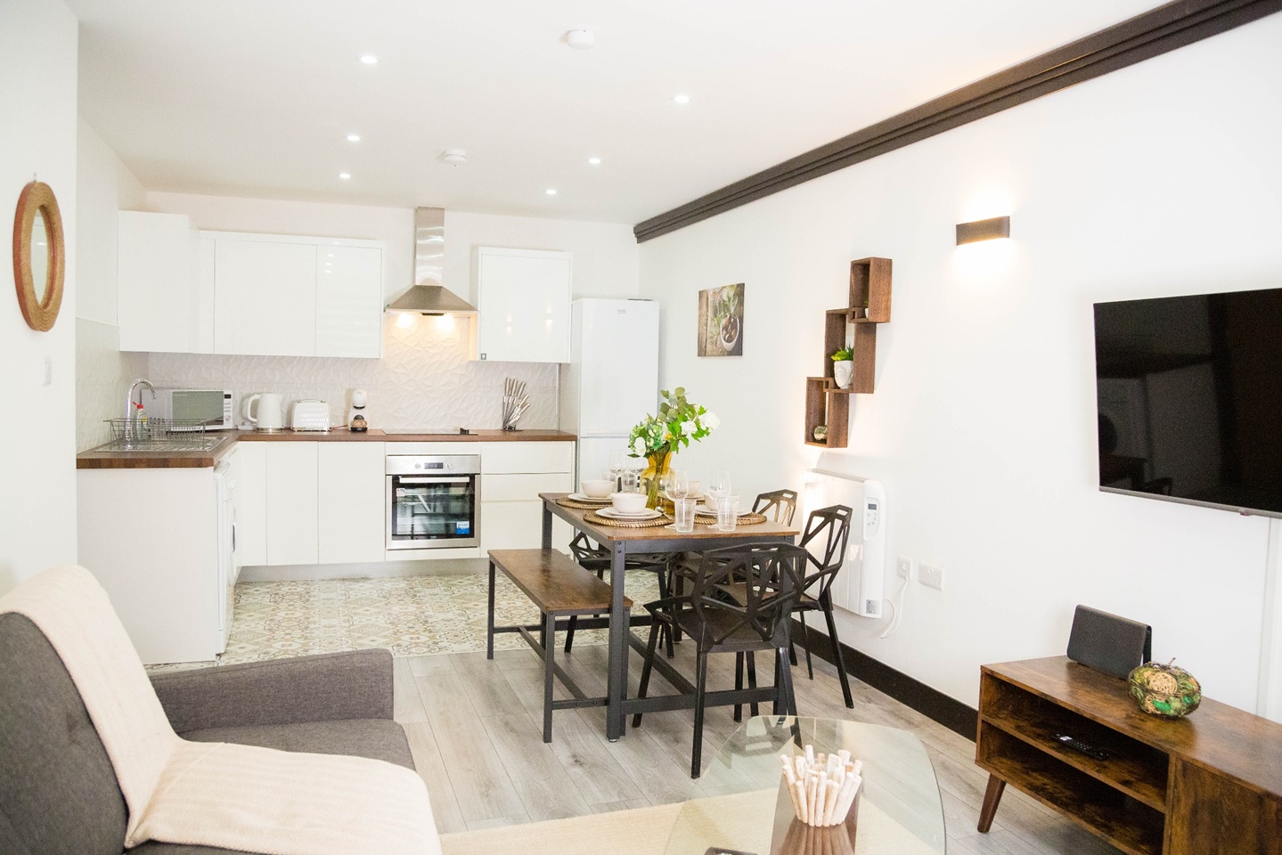 3 Bed Flat, Stretford Road, M16 photo 3