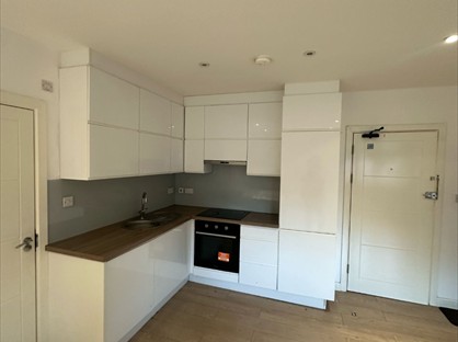 Studio Flat, Buckingham Street, HP20