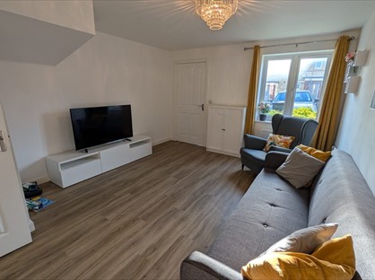 3 Bed Semi-Detached House, Gainey Gardens, SN15