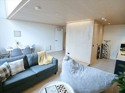 2 Bed Flat, Spinners Way, M15