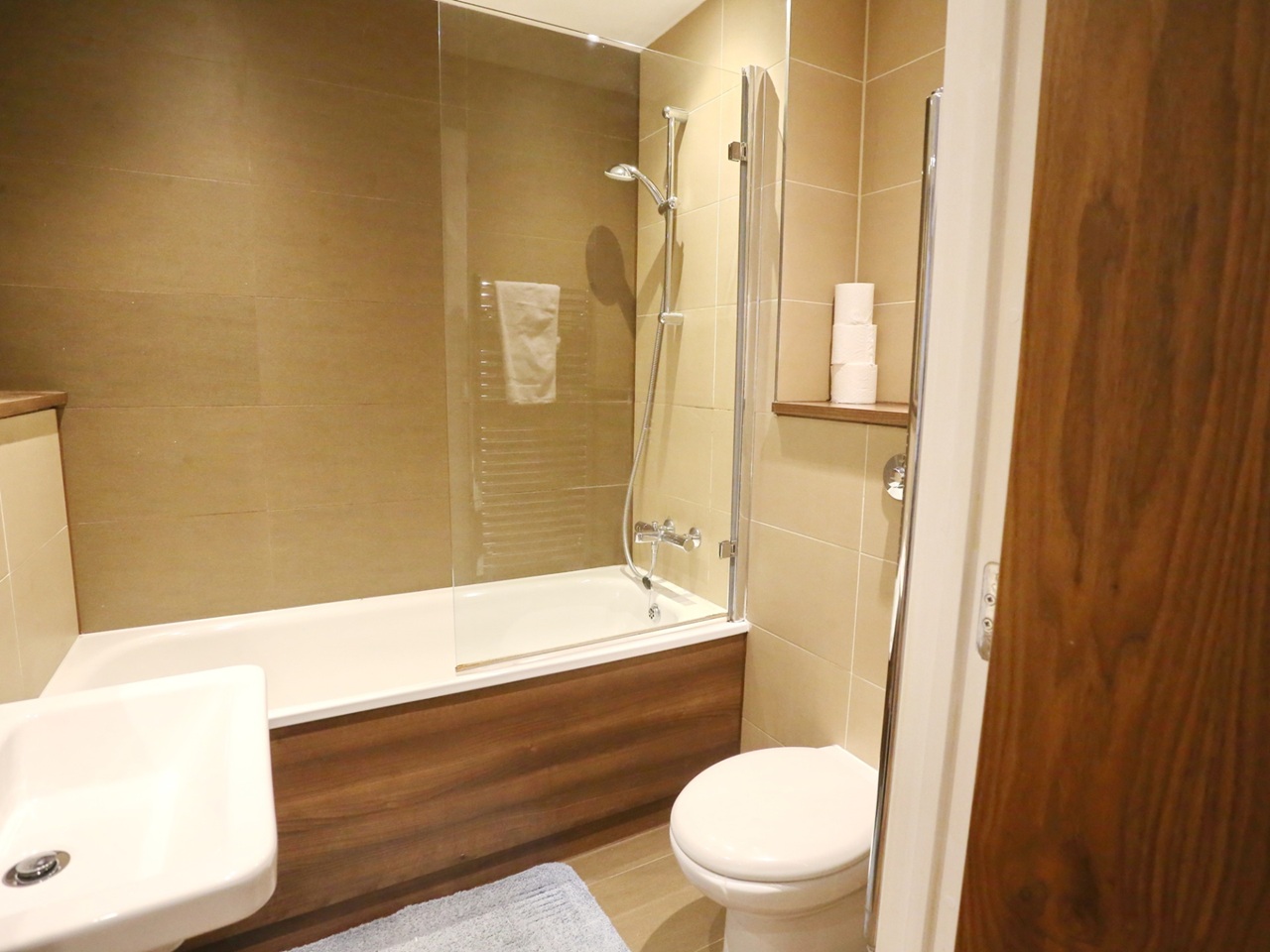 Manchester - 2 Bed Flat, The Riley Building, M5 - To Rent Now for £ ...