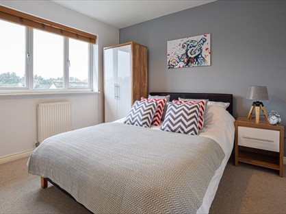 Room in a Shared House, Rolls Avenue, CW1