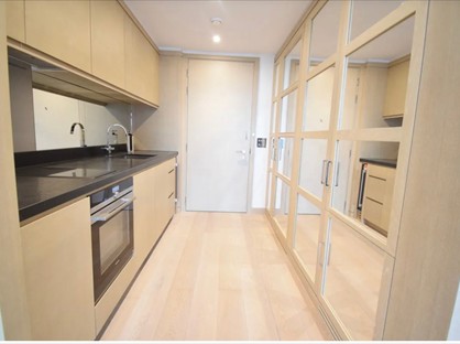 Studio Flat, Viaduct Gardens, SW11