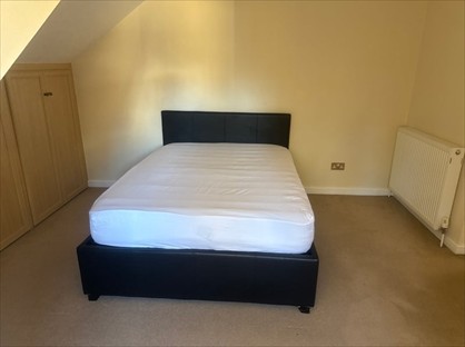 Room in a Shared Flat, Garfield Road, GU15