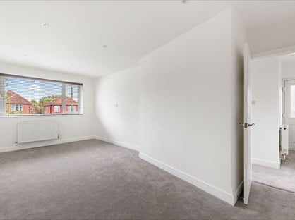 2 Bed Maisonette, Terrace Road, KT12