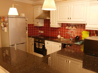 3 Bed Flat, Timber Hill Court, CR3